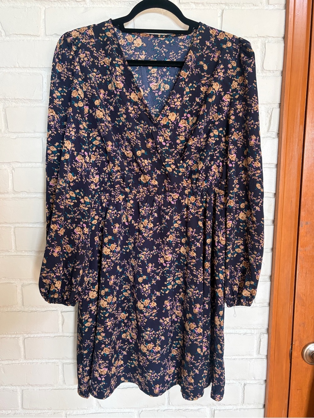 Cupshe Floral V-Neck Long Sleeve Dress in Navy